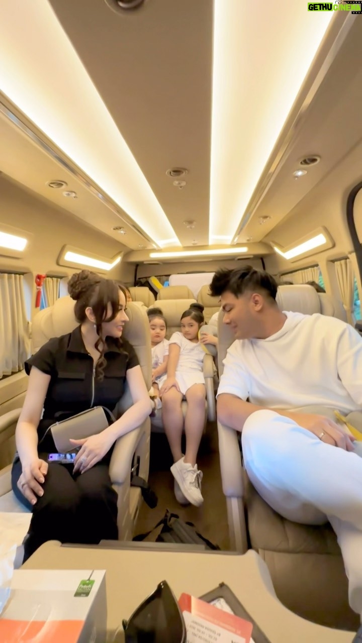 Guntur Triyoga - 100K Likes - Semoga Kebahagiaan kami, Sampai Di Hatimu 💕