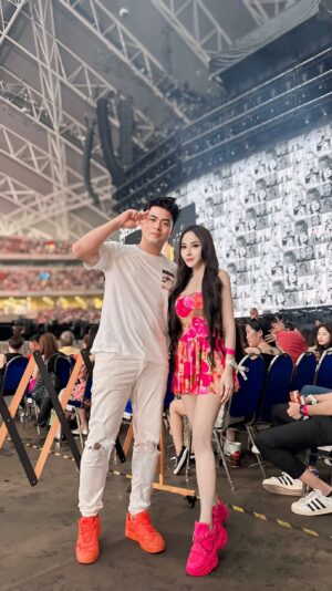 Guntur Triyoga Instagram - Taylor Swift Eras Concert @taylorswift 🩷 
#taylorswift #taylorswifterastour #taylorswifterasconcert