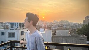 Guo Junchen Instagram - Don’t quit your daydream.