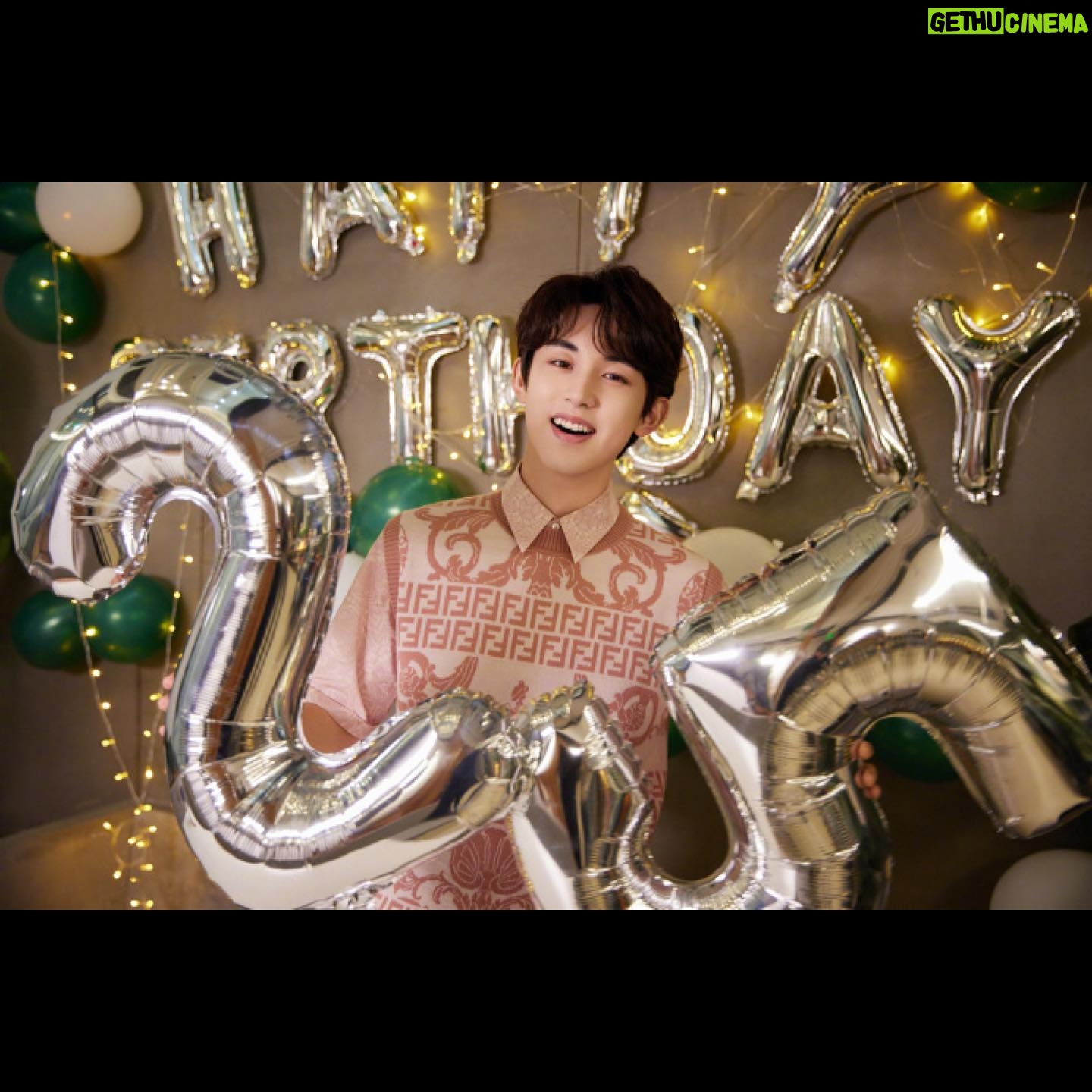 Guo Junchen - 44.4K Likes - Who says we have to grow up?