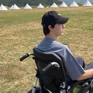 Guo Junchen Instagram - I was slightly injured by an unexpected accident. No need to worry because I'm in the process of recovering. Thank you guys for worrying about me and for all the wishes💙