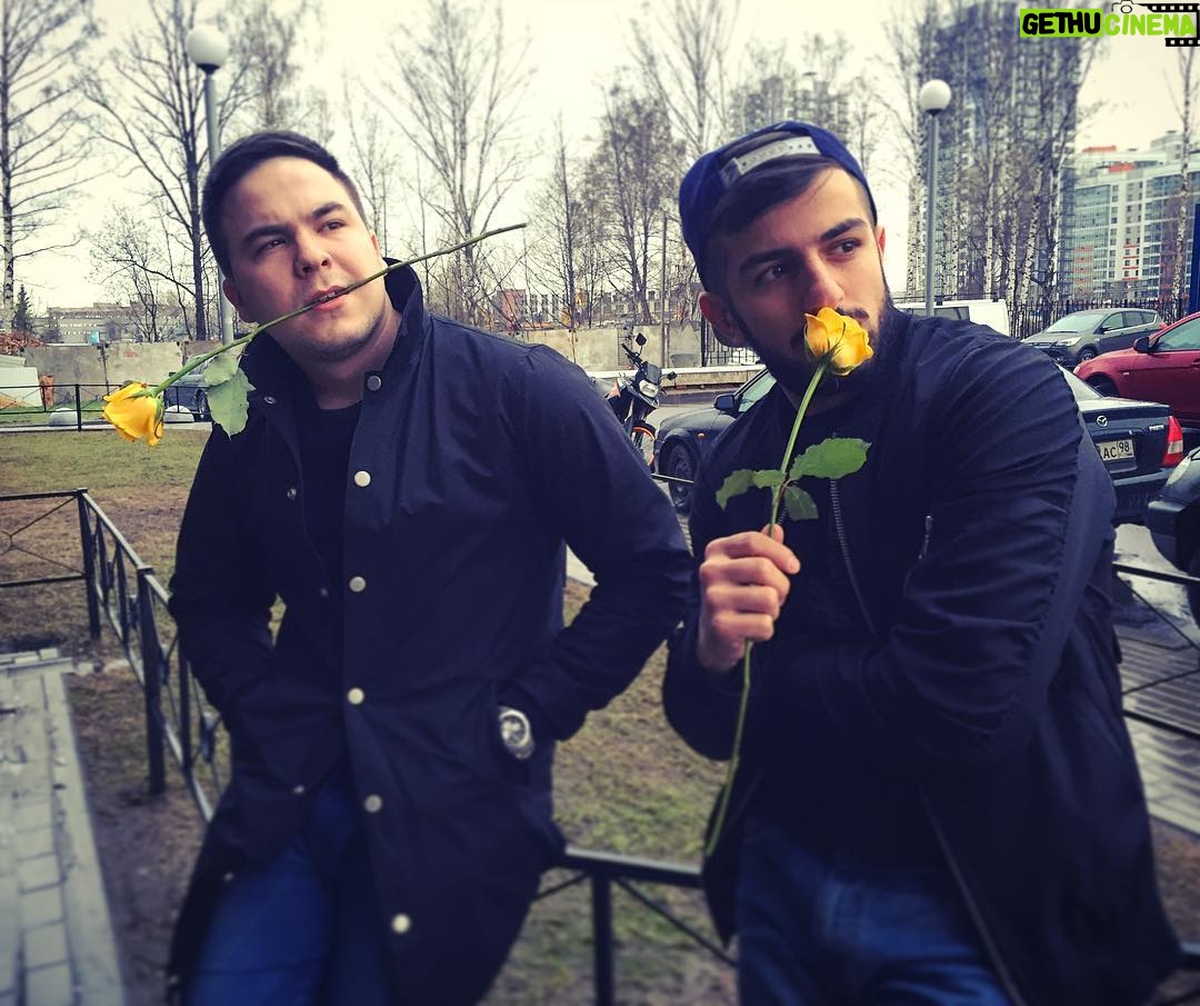 Guram Narmania - 7.2K Likes - "Любить - это не значит смотреть друг на друга, любить — значит вместе смотреть в одном направлении". #гурамгрузин #экзюперифранцуз #rakamakafo