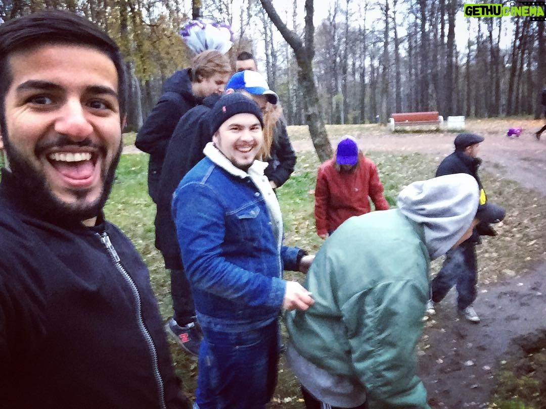 Guram Narmania - 7.8K Likes - На съемках "Пацанов с Дыбенко", Монатик делает что-то странное с Ильичем!)
#гурамгрузин #rakamakafo