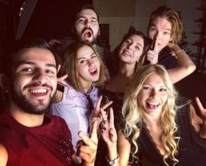 Guram Narmania Instagram - Сегодняшнее День Рождение прошло на съемках и вообще, в силу работы, мало кому мог сегодня ответить, но в любом случае - спасибо всем за поздравления! Спасибо за поддержку и спасибо маме за все)
#гурамгрузин #rakamakafo
