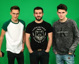 Guram Narmania Instagram - Давненько не было фоток, а тут камбэк с ребятками, которые снялись в Попкорне) Было круто!
#гурамгрузин #rakamakafo