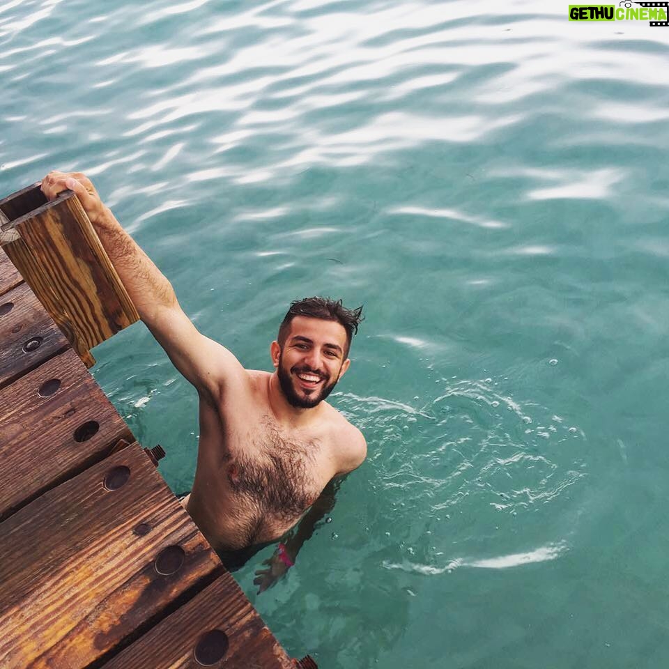 Guram Narmania - 9.2K Likes - Грузинский краб из семейства волосатых. Понять и простить.
#гурамгрузин #rakamakafo
