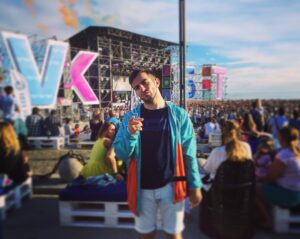 Guram Narmania Instagram - ВК-фестиваль. Потрачено. 
#гурамгрузин #rakamakafo