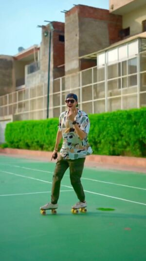 Gurnazar Instagram - Chakkar Aagye Aaj Isko Edit Karte Karte 😅 #tuaajana @gurnazar_live @stebinben 

Video - @ishan_johar