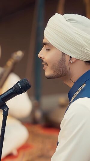 Gurnazar Instagram - Shukar Karan Mai Har Pal Daata 
Teri Ditti Daat Da ❤️🙏 #satnamwaheguru #gurnazarlive 

@warnermusicindia @eypcreations @gurinderrbawa @iamgauravdev @kartikdevofficial #gurnazar