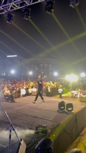 Gurnazar Instagram - #live Is #love ❤️

#gurnazarlive @stebinben