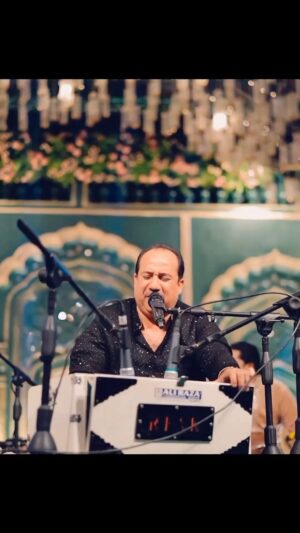 Gurnazar Instagram - Sada Dil Lohe Tan Nahi Sajjna ❤️‍🩹 
@officialrfakworld Sir 🙌

#DostBanke #GurnazarLive #UstadRahatFatehAliKhan #ViralSongs #TrendingSongs