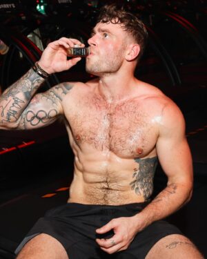 Gus Kenworthy Instagram - The thirst is real! 🥵 Had so much fun this morning at a special Pride class at @barrys. This Pride month @pressedjuicery is supporting @pflag as a powerful reminder that unity and acceptance go hand in hand. With the purchase of Pressed Juicery's Pride pack and merch, you’ll be directly contributing to PFLAG's mission to protect over 2,000 LGBTQ  individuals and families and the creation of 20 new PFLAG chapters across the country. So go take a Barry’s class, get yourself a recovery juice and be PROUD! 🌈♥️
