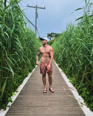 Gus Kenworthy Instagram - Some pics from FIP two weeks ago. Sorry for the delay, it had nothing to do with me struggling over caption options and everything to do with the Kodak film needing to be DEVELOPED which takes time. Thank you for understanding.
