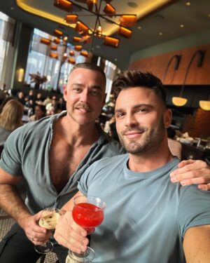 Gustavo Naspolini Instagram - Me and my mate @mc_ant went for a few drinks the other day #cheers #friends #nyc