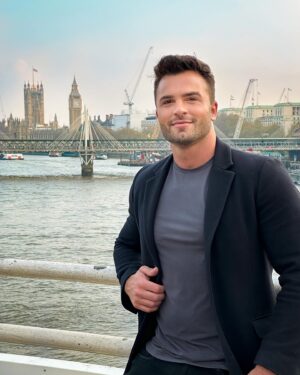 Gustavo Naspolini Instagram - First time visiting London, just for a couple of days. But loving this city, so pretty and full of things to see!! 🇬🇧😍