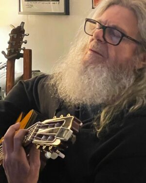 Gustavo Santaolalla Instagram - Last rehearsals in L.A before traveling to the @gamemusicfestival 🪕 in Europe.

I will be part of a great orchestra to perform the soundtrack of The Last of Us Part I & II in The Sounds of the Fireflies.

👉🏻 The first date is April 28th. in Wroclaw, Poland, together with the NFM Wrocław Philharmonic. 🇵🇱 

After Wroclaw, we will go to London, UK where we’ll perform on May 4th. together with the @philharmonia_orchestra 🇬🇧

I’m very excited for these amazing shows, see you soon! 👋🏻

Últimos ensayos en Los Angeles antes de viajar al @gamemusicfestival 🪕

Allí nos presentaremos junto a una gran orquesta para interpretar el soundtrack de The Last of Us Part I & II en The Sounds of the Fireflies.

La primera fecha es el 28 de abril en Wroclaw, Polonia, junto a la NFM Wrocław Philharmonic 🇵🇱

Luego viajaremos a Londres, donde nos presentaremos el 4 de marzo junto a la @philharmonia_orchestra 🇬🇧 

Estoy muy emocionado por estos shows, nos vemos pronto! 👋🏻

@thelastofus #TheLastOfUs #tlou #gamemusicfestival #gmfest2024 #thelastofuswroclaw #thesoundsofthefireflies