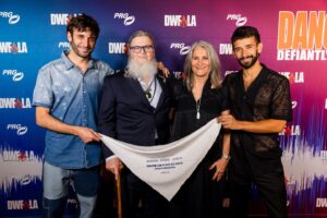 Gustavo Santaolalla Instagram - 🎞️ El martes 25 de junio se realizó el estreno mundial de “Norita”, documental que narra la vida de Nora Cortiñas, en el reconocido TLC Teatro Chino de Los Ángeles, en el marco del festival Dances With Films 2024. 

La dirección está a cargo de Jayson Mcnamara (@jaysonstories ) y Andrea Tortonese ( @animandiart )
Junto a Jane Fonda (@janefonda ) formé parte de la producción ejecutiva, y tuve el honor de realizar la música que acompaña al film acompañado de @juanxluqui @pacocabral_ @matiastozzola 
🎻 @javicasalla 

🤍 Espero que puedan verla y compartir con “Norita” este viaje a través de la agitada historia de Argentina, donde su tragedia personal se convierte en un catalizador del cambio. 

Los invito a que los sigan en redes @noritafilm 🔗 noritafilm.com
Pronto estaremos comunicando más novedades sobre el estreno. 

🎞️ Last June 25th. at the prestigious TLC Teatro Chino in Los Angeles the world première of the documentary Norita took place with an amazing audience that was deeply moved by her story. This film was programmed within the Dances With Films Festival and narrates the story of Nora Cortiñas, a symbol of human rights fight in Latin America today.

The documentary is directed by Jayson Mcnamara (@jaysonstories) and Andrea Tortonese (@animandiart)

Together with Jane Fonda (@janefonda) I had the opportunity of being part of the executive production and had the honor of making the music for the film together with @juanxluqui @pacocabral_ @matiastozzola 
🎻 @javicasalla 

I hope you can appreciate this important film and together with Norita be part of this journey through the turbulent history of Argentina, where her personal tragedy becomes a catalyst for change and fight for justice.

I invite you to follow @noritafilm 🔗 noritafilm.com for upcoming news about future presentations.

#Norita #NoritaCortiñas #NoraCortiñas