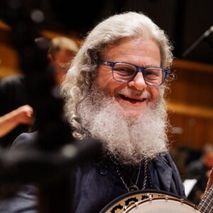 Gustavo Santaolalla Instagram - Thank you London for an amazing show! 🙏🏻

It was an honor to play The Last Of Us soundtrack with @philharmonia_orchestra 
Conductor: @marekwroniszewski 
Special Guest: @juanxluqui 

Thank you @gamemusicfestival for the invitation, I am really happy for the unforgettable night we shared.

See you soon!

Gracias Londres por un show increíble! 🙏🏻

Fue un honor interpretar el soundtrack de The Last Of Us junto a la @philharmonia_orchestra
Dirigida por: @marekwroniszewski 
Invitado especial: @juanxluqui

Gracias @gamemusic festival por la invitación, realmente estoy muy feliz por la noche inolvidable que compartimos. 

Nos vemos pronto! 

📸 @joagaluszka
@ese_chape @alex_moukala @alep13 
@matpawlak  @marta.pawlakmae 

#gmfest2024 #gamemusicfestival #thesoundsofthefireflies #thelastofus #tlou @druckmann @thelastofus @naughty_dog_inc @playstation @playstationuk @playstation_la
