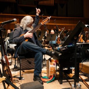 Gustavo Santaolalla Instagram - Thank you London for an amazing show! 🙏🏻

It was an honor to play The Last Of Us soundtrack with @philharmonia_orchestra 
Conductor: @marekwroniszewski 
Special Guest: @juanxluqui 

Thank you @gamemusicfestival for the invitation, I am really happy for the unforgettable night we shared.

See you soon!

Gracias Londres por un show increíble! 🙏🏻

Fue un honor interpretar el soundtrack de The Last Of Us junto a la @philharmonia_orchestra
Dirigida por: @marekwroniszewski 
Invitado especial: @juanxluqui

Gracias @gamemusic festival por la invitación, realmente estoy muy feliz por la noche inolvidable que compartimos. 

Nos vemos pronto! 

📸 @joagaluszka
@ese_chape @alex_moukala @alep13 
@matpawlak  @marta.pawlakmae 

#gmfest2024 #gamemusicfestival #thesoundsofthefireflies #thelastofus #tlou @druckmann @thelastofus @naughty_dog_inc @playstation @playstationuk @playstation_la