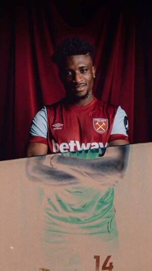 Guvna B Instagram - Very gassed to welcome my Ghanaian brother to @westham - This season we are cooking 👨🏽‍🍳 @kudus_mohammed… ABONTEN 🇬🇭
