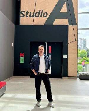 Guy A. Lepage Instagram - Guy devant le studio A.