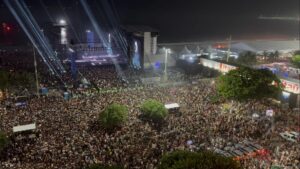 Guy Oseary Instagram - 👑 @madonna 1.6 MILLION people in attendance!!!! RIO 🇧🇷 BRAZIL , OBRIGADO 🙏🏽.. #thecelebrationtour history has been made tonight. THE LARGEST CONCERT EVER FOR A STAND-ALONE SHOW FROM ANY ARTIST @anitta @diplo