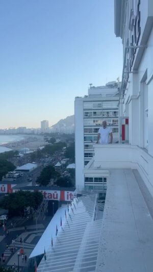 Guy Oseary Instagram - 👑 @madonna RIO ☀️🇧🇷 BRAZIL. 5 hours to go…. time goes by, so slowly…  #thecelebrationtour the final show 🙏🏽