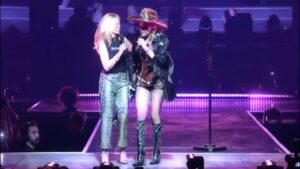 Guy Oseary Instagram - 👑 @madonna 👑 @kylieminogue #celebrationtour 🎶