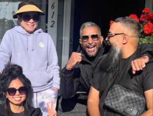 Guz Khan Instagram - “We gon be alright” the family 🇺🇸🇨🇳🇵🇰