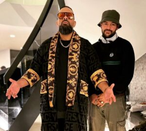 Guz Khan Instagram - The greatest thing about @thegentlemen was by far this absolute flippin skip full of legendary Akhi @leo.peart  love you bro 🫵🏾💙 whenever I see you on set, I know it’s gonna be alllllllright
