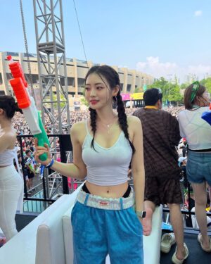 Gwak Soo-jin Instagram - 작년과 올해 워러밤...졌잘싸💣