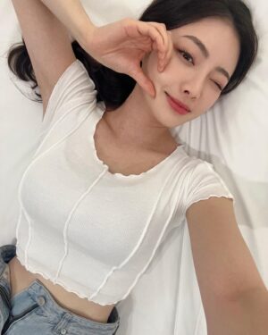 Gwak Soo-jin Instagram - 사실 한국에서도 미국시차를 적용 중이던 나는 시차 적응 할게 없었다고 한다...•_<
