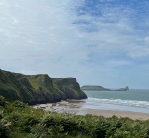 Gwilym Lee Instagram - Bit of R&R running, hiking, swimming and surfing around God’s own Country. Nice one Wales! 👍🏴󠁧󠁢󠁷󠁬󠁳󠁿 #gwlad #cymruambyth #cymru #wales #pembrokeshire