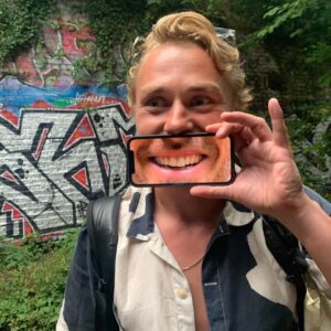 Gwilym Lee Instagram - My eyes? Or @benhardy’s smile??? You decide…..