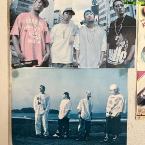 HAN-KUN Instagram - NYで頑張ってる友達が
久々に日本に帰ってきた実家に
貼ってあったポスターを
一緒にご飯食べてる時に
見せてくれた

色んな事を思い出したよw

@rebelarmy91 

また乾杯しよう！

頑張れ　

俺も頑張る

#湘南vibes #湘南乃音
#湘南乃男達 #湘南乃風
