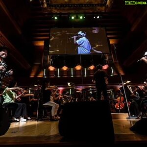 HAN-KUN Instagram - リハーサルから最高だった

日本最高峰のコンサートホール
でオーケストラとのステージ

感無量ってやつ

まだ本番始まってないのに
気持ちが入りまくりで
溢れ出す感覚

今こうやって振り返ってる
時間がまだ先に感じてる
あの時間が既に恋しい

#thereggaeorchestra

photo by @realshot_masato