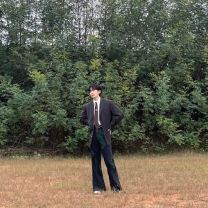 Ha Hyun Sang Instagram - 요즘에는 아침에 일어나서 낮에 운동을 다닌다 
내가 이런 날이 올 줄이야 
이제 연말이다 또 한 해가 간다