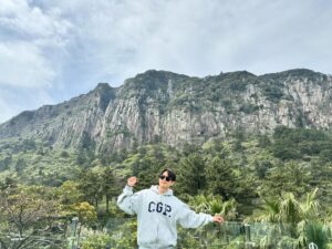 Ha Jun Instagram - 산방산❤️ 
고양이..?🥸 
#제주도 #산방산