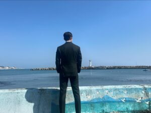 Ha Jun Instagram - 효심이 찾아 삼만리😂 
#효심이네각자도생 
#liveyourownlife
