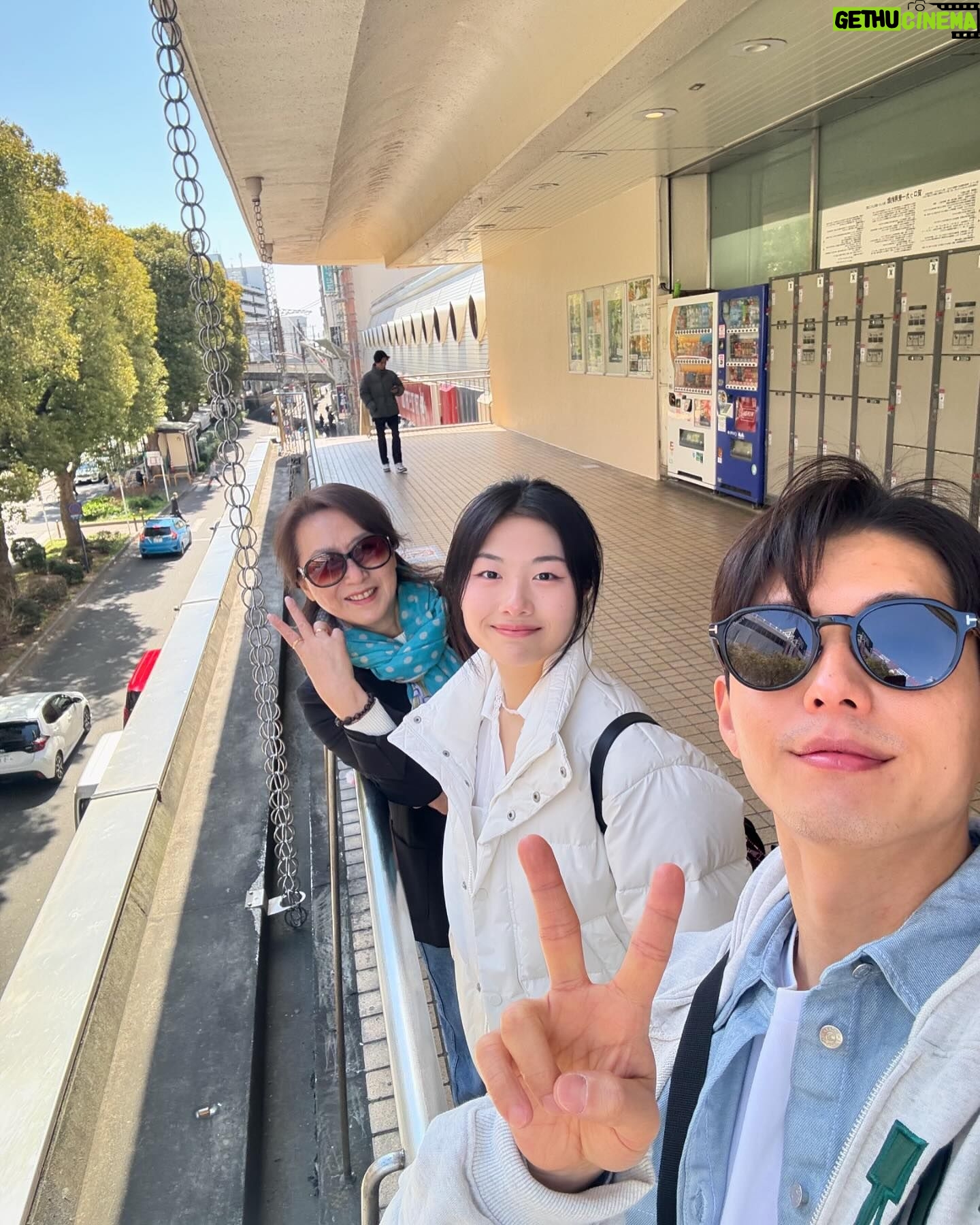Ha Jun - 74.8K Likes - 동생한태 사진찍기 특훈받는중..😂
#k남매