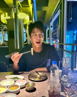 Ha Seok-jin Instagram - 🥩🍖😋