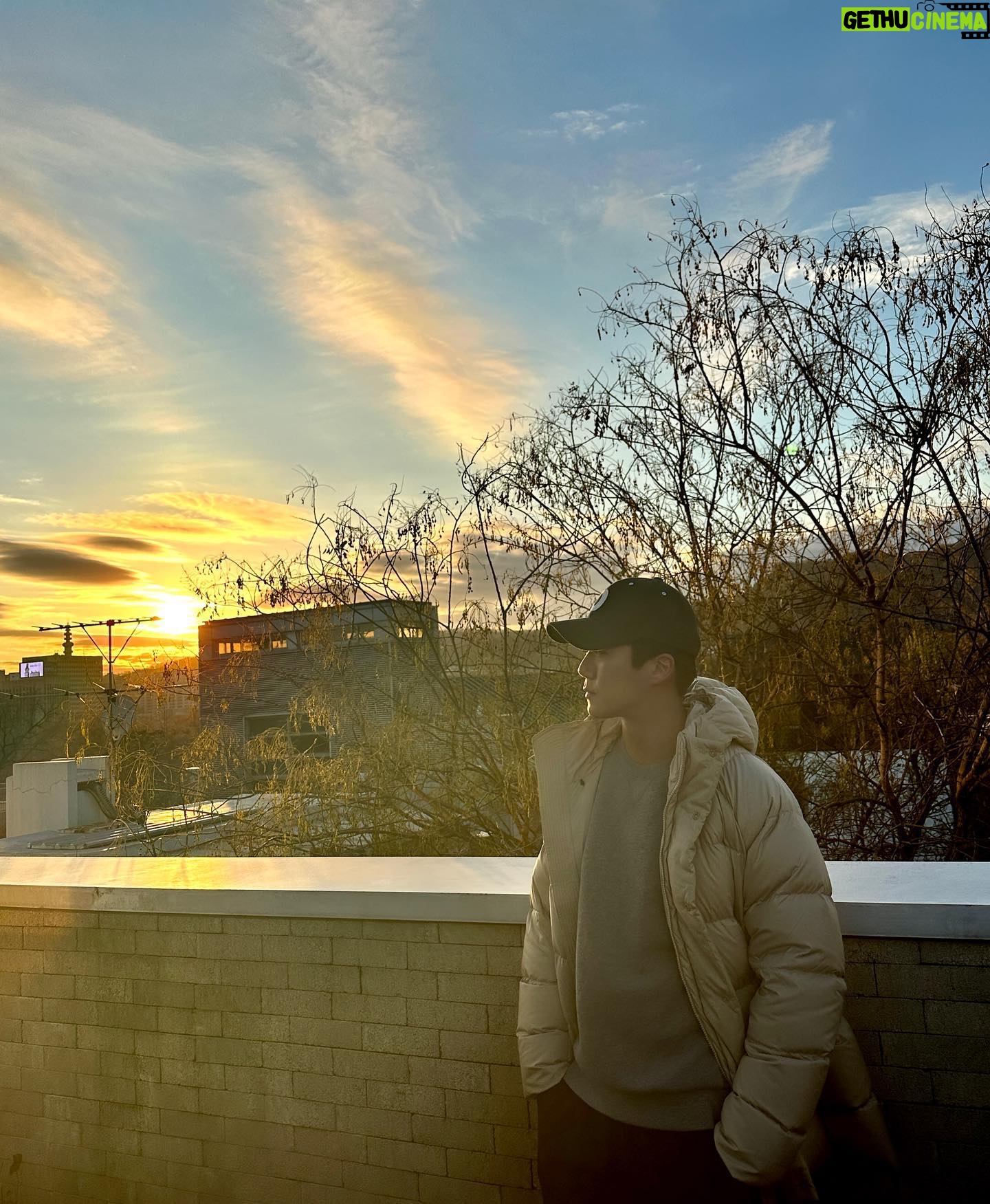 Ha Seok-jin - 79.2K Likes - Dec, 2022
