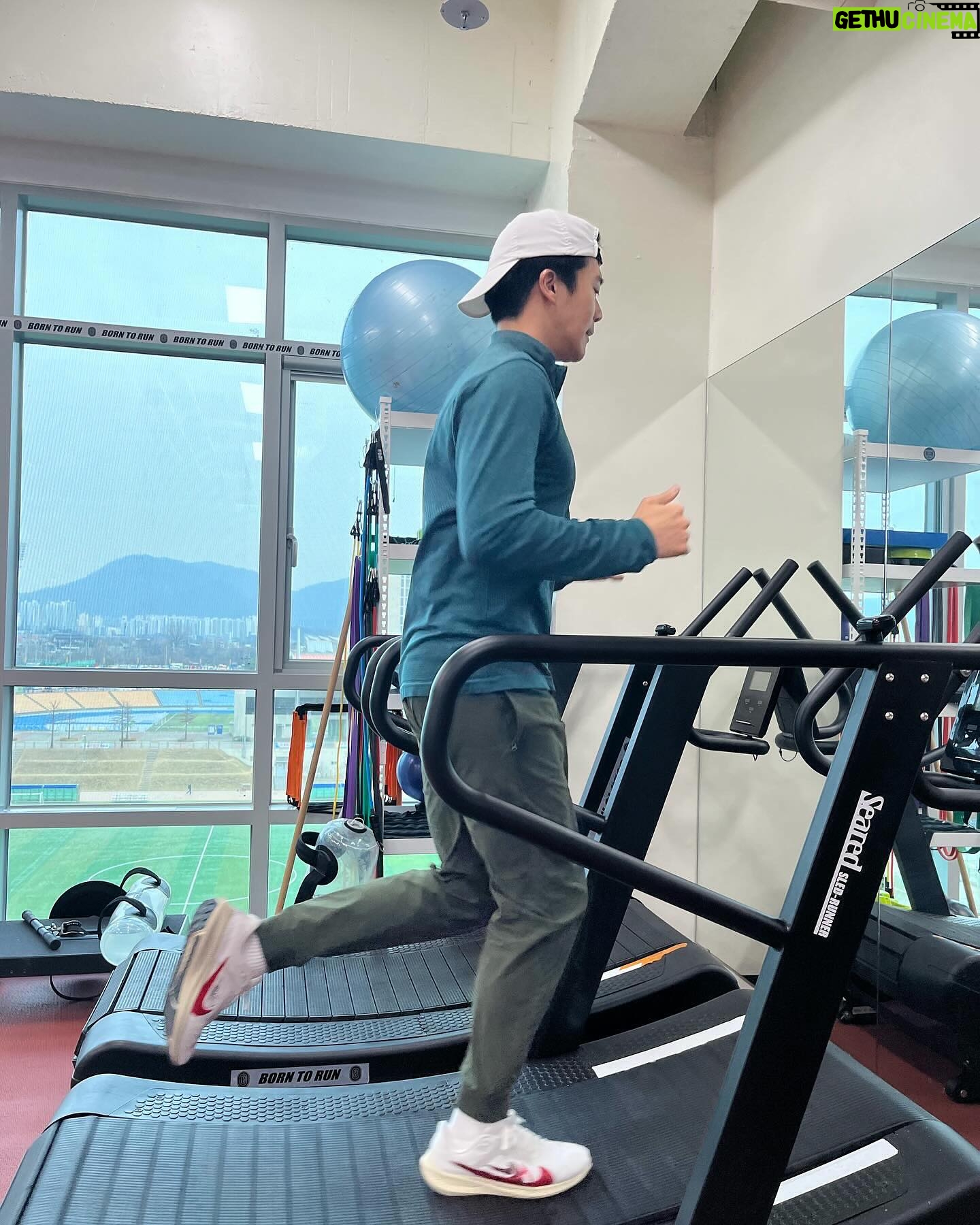 Ha Seok-jin - 62.8K Likes - 을지로PUNK! 로 시작하는 근황폭탄
🗻🏎️🗼🏙️🏃🏻🏃🏻♂️🎬🎥🥂