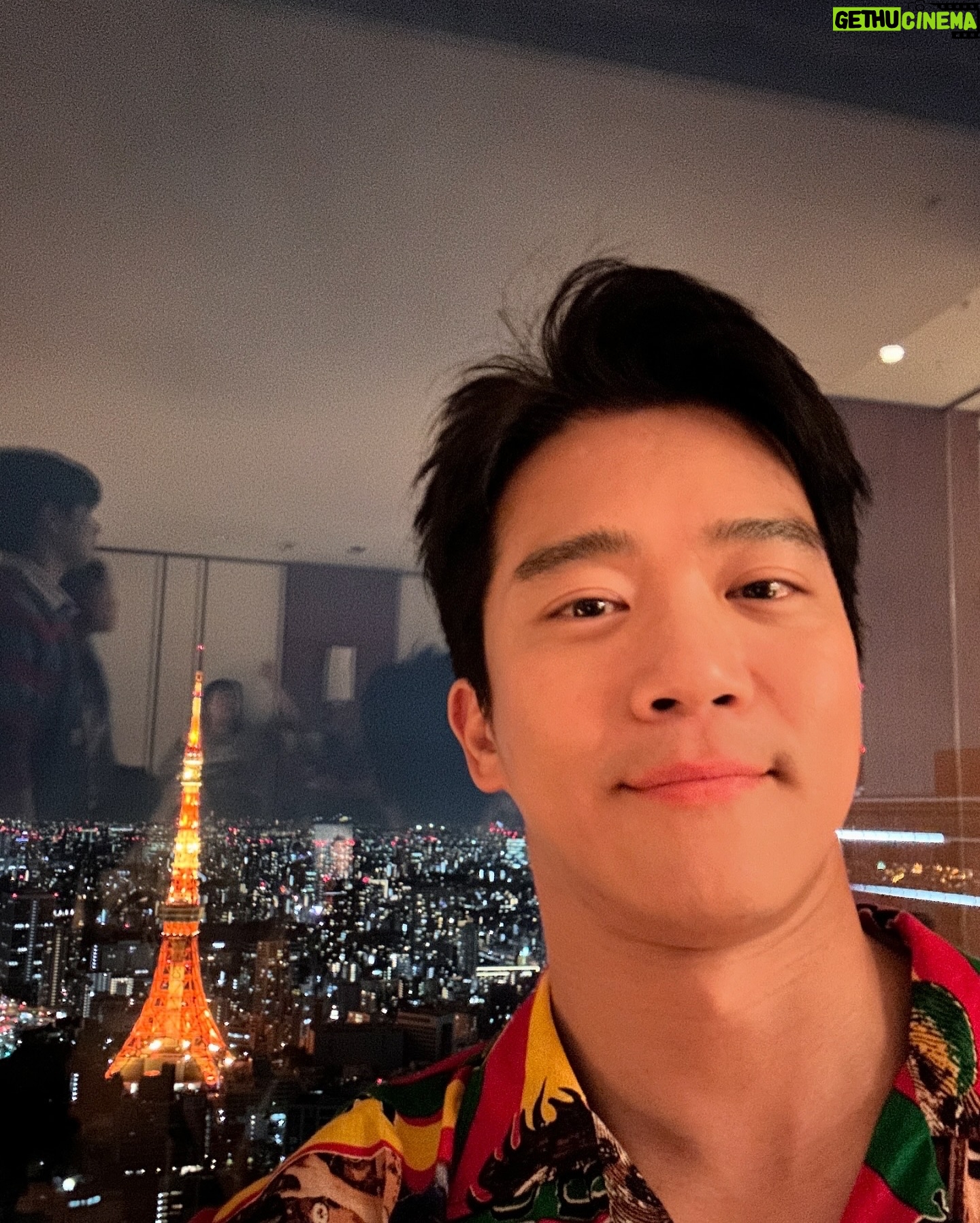 Ha Seok-jin - 67.7K Likes - 뜨거웠던🔥🏃🏻♂️🗼🥢
그리고 역방향 싸인회✍🏼
#전력질주 #팝업상륙작전