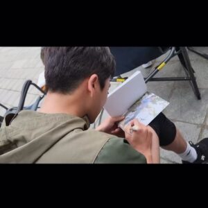 Ha Seok-jin Instagram - 뜨거웠던🔥🏃🏻‍♂️🗼🥢
그리고 역방향 싸인회✍🏼

#전력질주 #팝업상륙작전