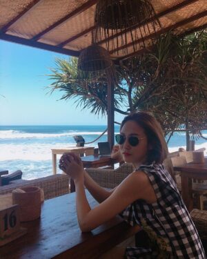 Ha Si-eun Instagram - 여행이 고파서 찾아본 추억들.🌊
.
.
.
.
#세부
#발리
#보홀
#강원도
#떠나고싶다