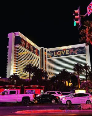 Ha Thanh Špetlíková Instagram - Vegas baby! #hangover #lasvegas #us #travel #travelphotography #travelling #lv #jednouastacilo @ibrahim_m_alnami