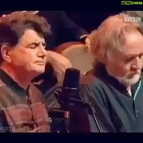 Habib Rezaei - 8.3K Likes - *همراه شو عزیز، همراه شو عزیز
تنها نمان به درد، کاین درد مشترک
هرگز جدا جدا، درمان نمیشود
دشوار زندگی، هرگز برای ما
بی رزم مشترک، آسان نمیشود*.. هر نفس دعا می کنم برای حفظ صاحب این صدای آسمانی و همچنین شفا و رهایی تکتک درگیران این درد -این روزها-به غایت مشترک،در جای جای سرزمینم وهمه این کره خاکی.
در خانه ها بمانیم و
در خانه ها بمانیم و
در خانه ها بمانیم
-البته به جز موارد وعزیزانی که وااقعااا اجبار به خروج دارند-
واصول اولیه بهداشت را در حد جان رعایت کنیم.
که کمترین سهم هریک ازما در خلاصی از این روزها،همین استو....همین.