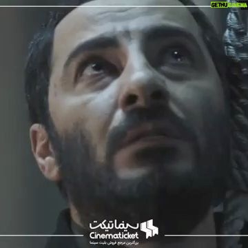 Habib Rezaei - 9.7K Likes - …وهمین
بر آنم که زندگی کنم
پیش از آنکه واپسین نفس را برآرم-
پیش از آنکه پرده فرو افتد
پیش از پژمردن آخرین گل
بر آنم که زندگی کنم
بر آنم که عشق بورزم
بر آنم که باشم
در این جهان ظلمانی
در این روزگار سرشار از فجایع
در این دنیای پر از کینه
نزد کسانی که نیازمند منند
کسانی که نیازمند ایشانم
کسانی که ستایشانگیزند
تا دریابم
شگفتی کنم
بازشناسم
کهام
که میتوانم باشم
که میخواهم باشم؟
تا روزها بیثمر نماند
ساعتها جان یابد
لحظهها گرانبار شود
هنگامیکه میخندم
هنگامیکه میگریم
هنگامیکه لب فرو میبندم
در سفرم به سوی تو
به سوی خود
به سوی خدا
که راهیست ناشناخته
پُر خار
ناهموار
راهی که باری در آن گام میگذارم
که قدم نهادهام
و سر بازگشت ندارم
بیآنکه دیده باشم شکوفایی گلها را
بیآنکه شنیده باشم خروش رودها را
بیآنکه به شگفت درآیم از زیبایی حیات
اکنون مرگ میتواند فراز آید
اکنون میتوانم به راه افتم
.
■ شاعر: مارگوت بیکل | ترجمهٔ #احمد_شاملو
@cinematicket
@navidmohammadzadeh
@paymanmaadi
@parinazizadyar
@hamid.farrokhnezhad
#شهاب_حسینی
#پارساپیروزفر
#حبیب_رضایی
@abyarofficial
@javadezzati
#لیلاحاتمی
@bahramafshariofficial