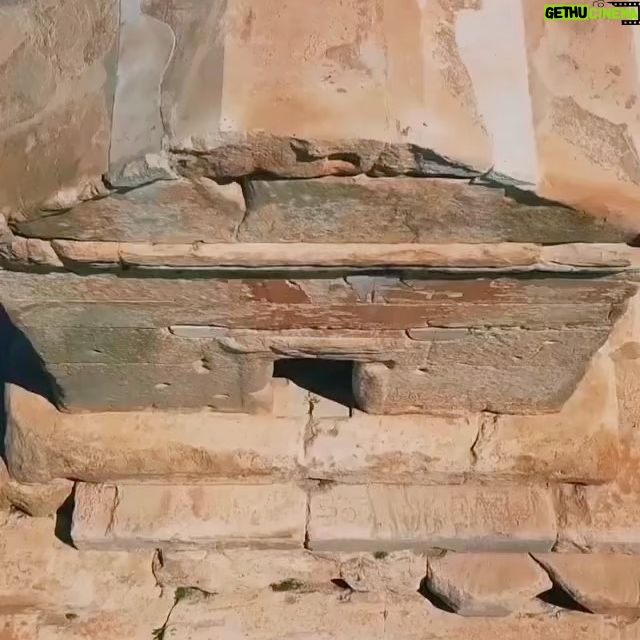 Habib Rezaei - 8.8K Likes - #روزکوروش_بزرگ بزرگداشت ایران است و
آنچه ریشه این سرزمین است
وقتی گفت:
خداوندا سرزمین مرا از حمله بیگانه و خشکسالی و دروغ در امان بدار…
وهمچنان با صدای بلند باید گفت:
آمین.
*برای ایران
این صدا که می خواند انگار،عظمت بازآفرینی میشود…
@homayounshajarian
#ایران
#پاسارگاد